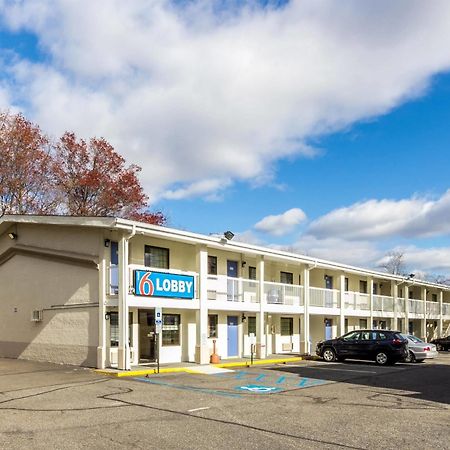 Motel 6 New Brunswick Buitenkant foto