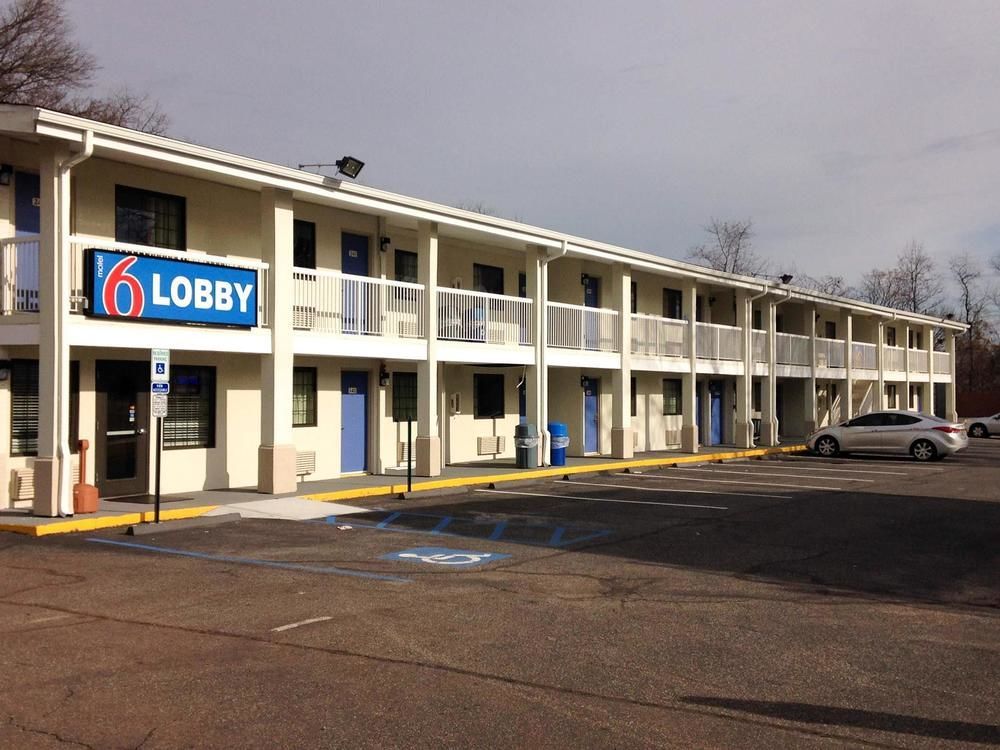 Motel 6 New Brunswick Buitenkant foto
